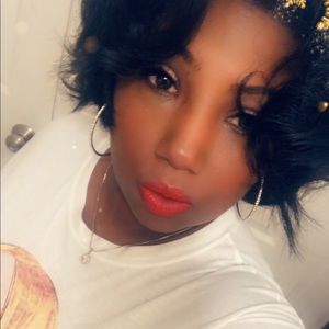 Meet your Posher, Candyce